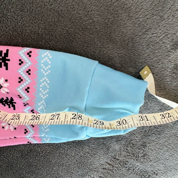 Barbie Fair Isle Holiday Sweatshirt Pink Blue Size M - Picture 6 of 7